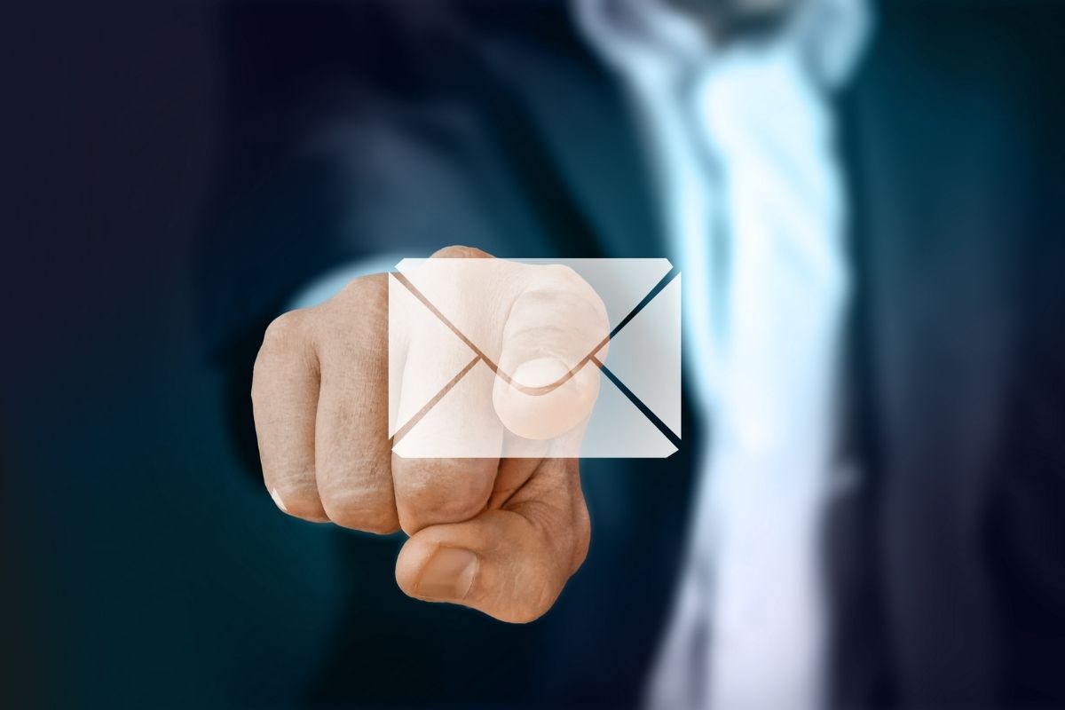 can-email-bring-the-tryst-between-digital-and-traditional-communication