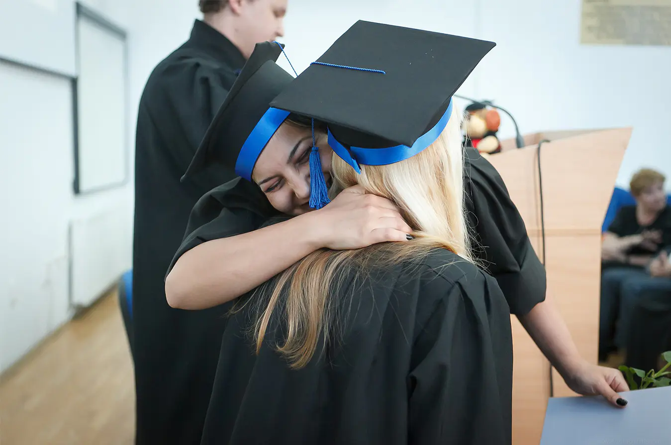 College Grads & Alumni Mailing List
